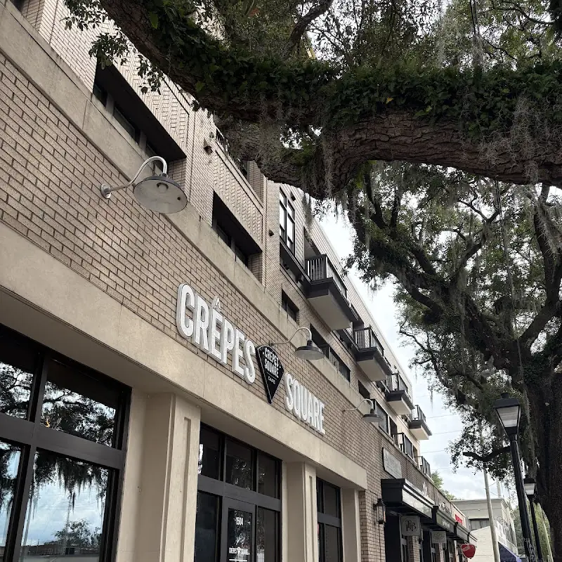 Cafe crepes square