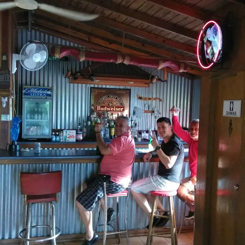Tarys Bar & Grill