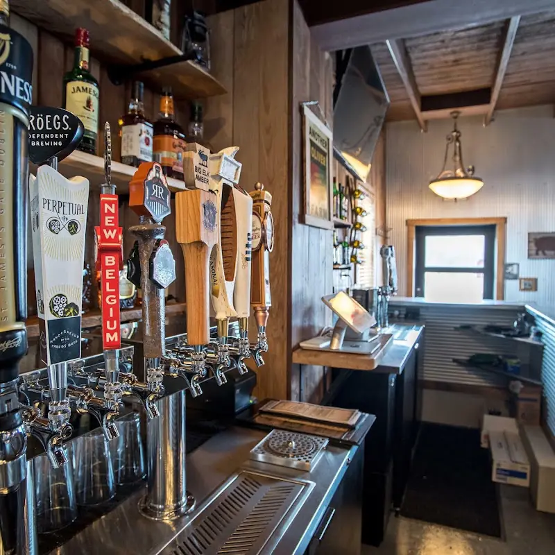 Oliver's Pub & Grill