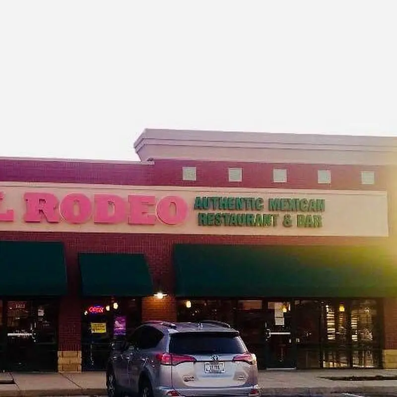 El Rodeo 17
