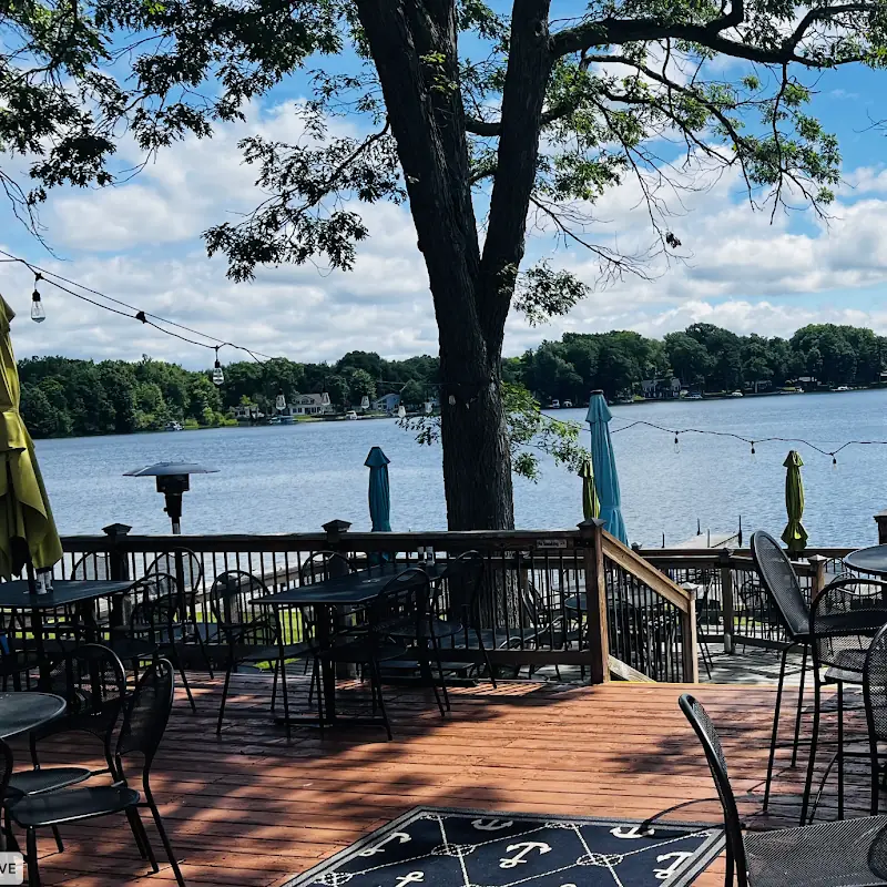 Clifford Lake Inn