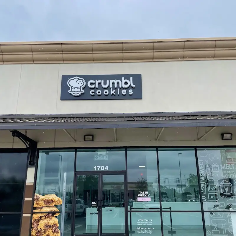 Crumbl – Cookies & Desserts