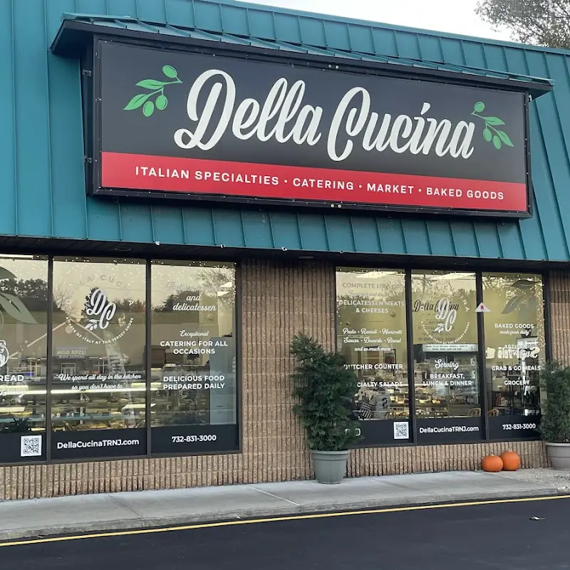 Della Cucina Italian Restaurant Catering & Market
