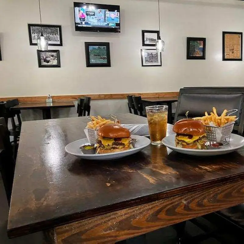 Live Oak Gastropub @ Burnsville