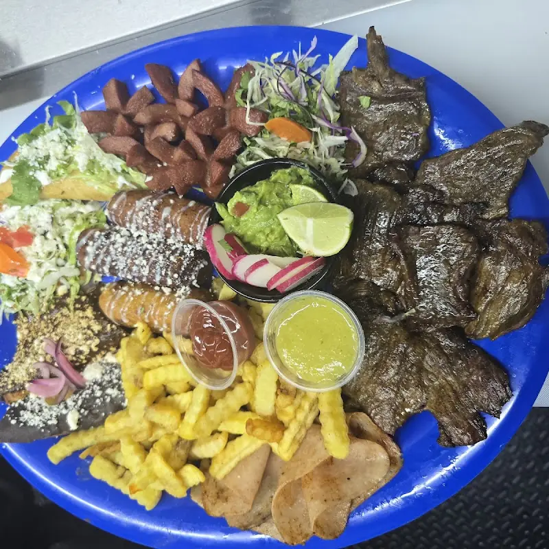 3 Tacos de Pescado Capeado / 3 Battered Fish Tacos