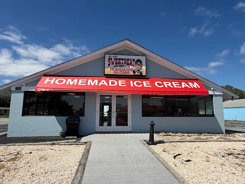 Lil & John's Sweetreat Ice Cream Parlor @Russell's