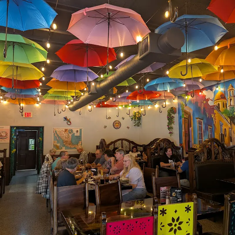 Las Comadres Taqueria y Mariscos