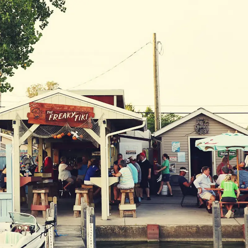 Cranberry Resort Waterfront Bar & Grill