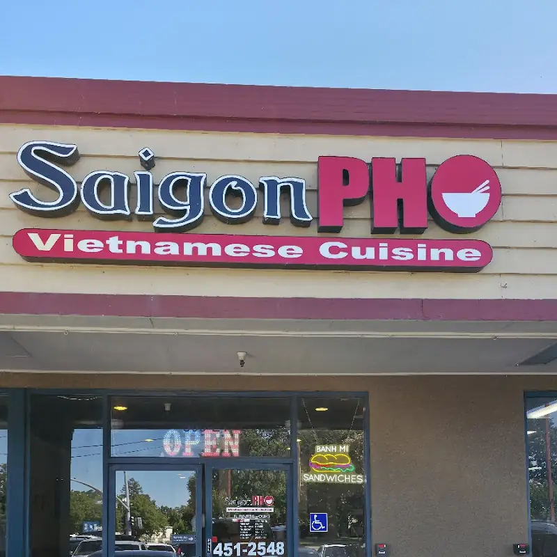 V16 - Vietnamese Sausages Bun Nem Nuong