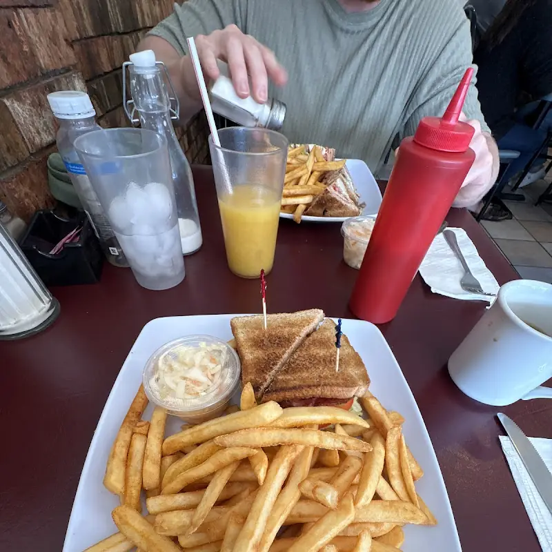 Baker's Bar & Grill
