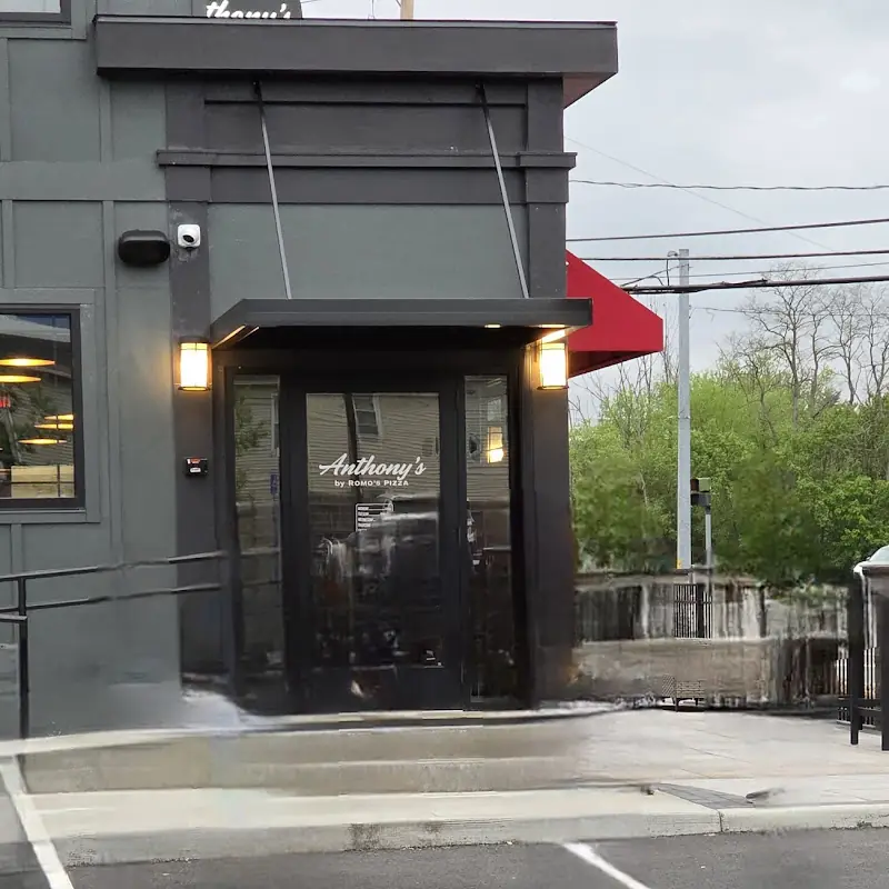 Anthony’s by Romo’s Pizza