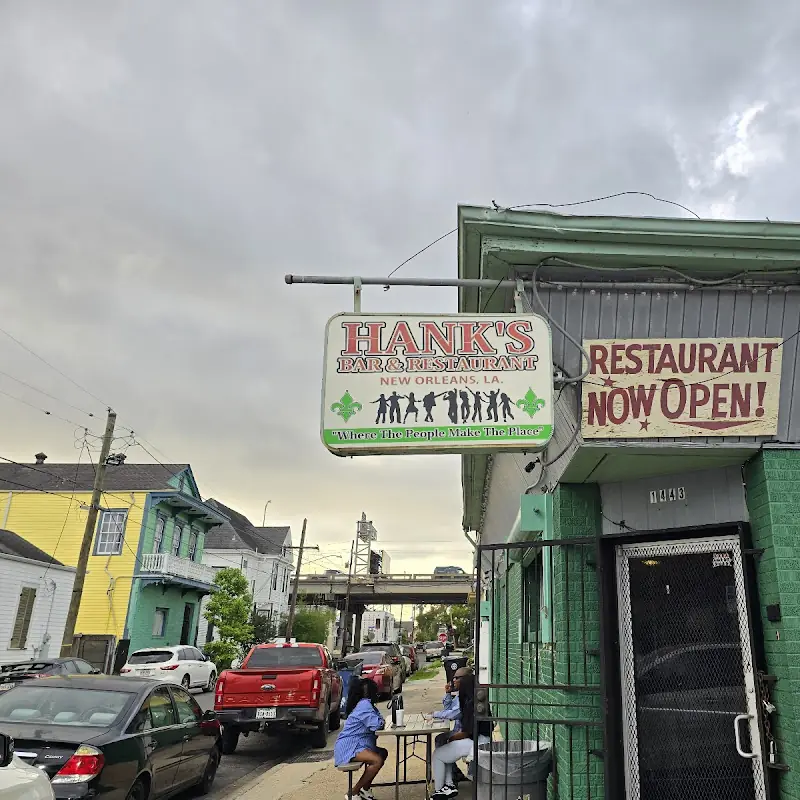 Hank's Bar