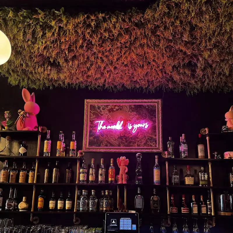 Momento Tapas & Craft Cocktails