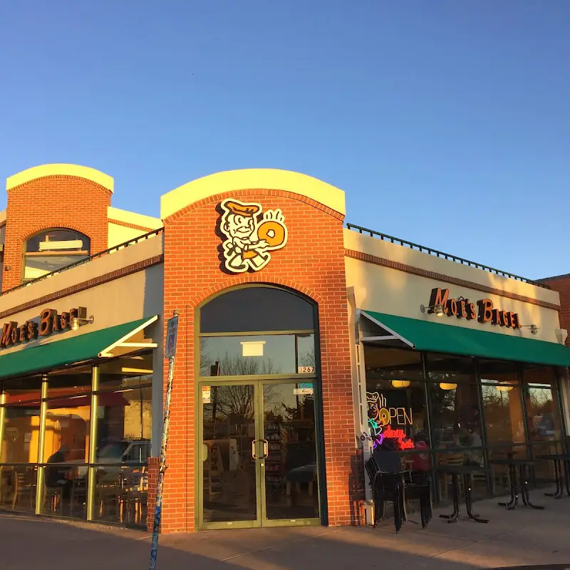 Moe's Broadway Bagel