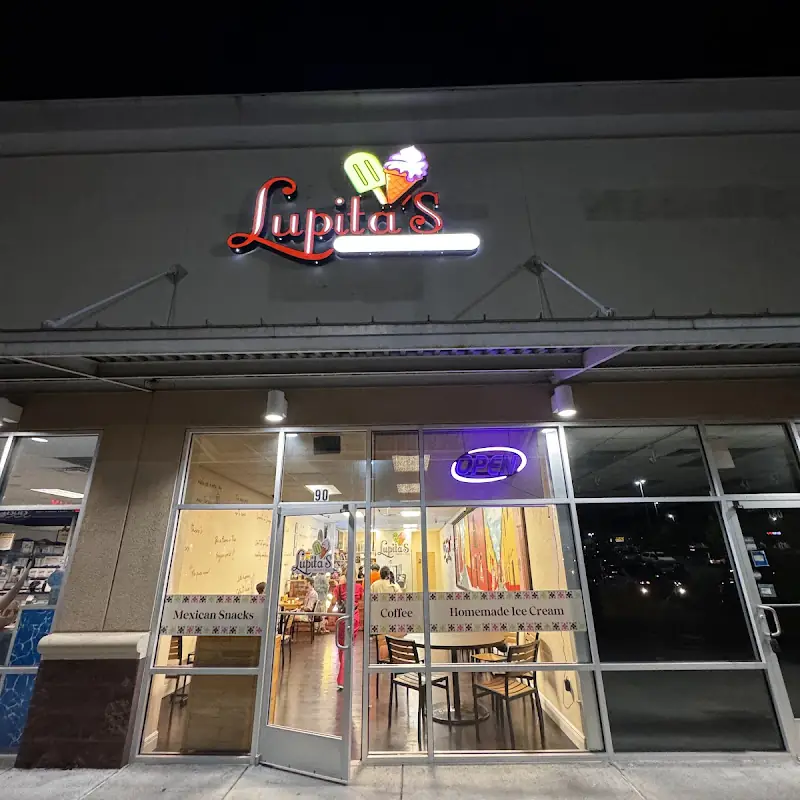 Lupita's Ice Cream y Mas..