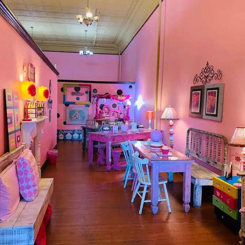 Smallcakes: A Cupcakery And Creamery