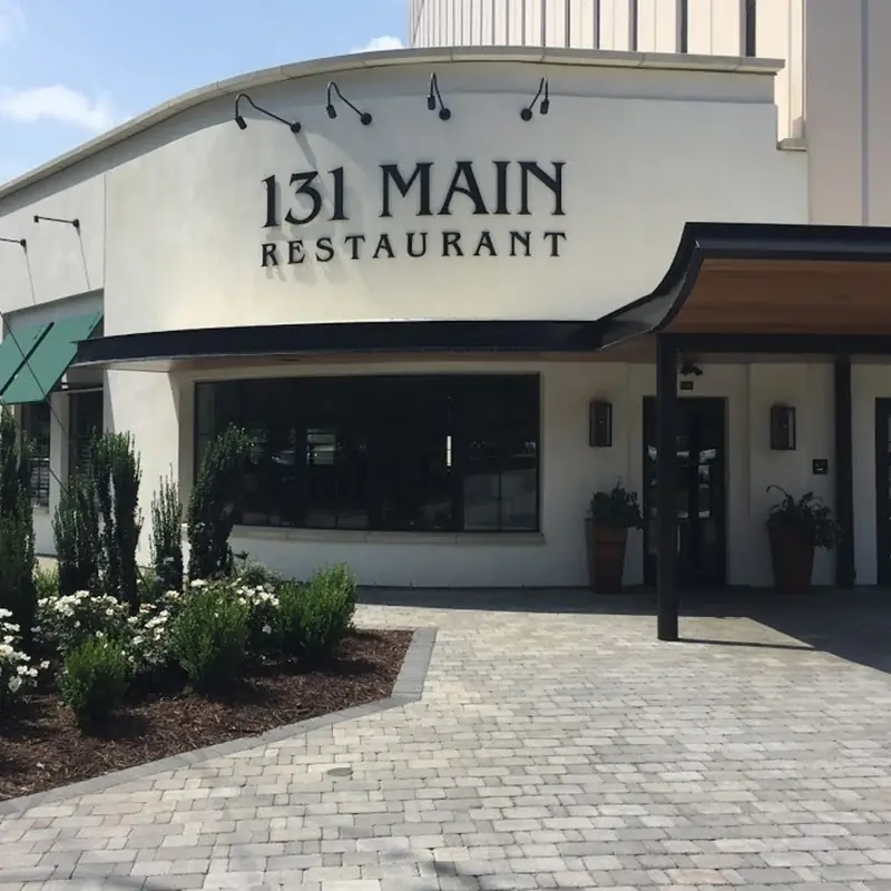131 MAIN Restaurant