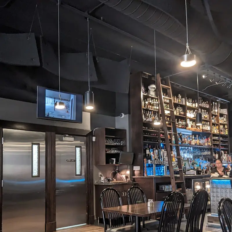 Torey's Restaurant & Bar