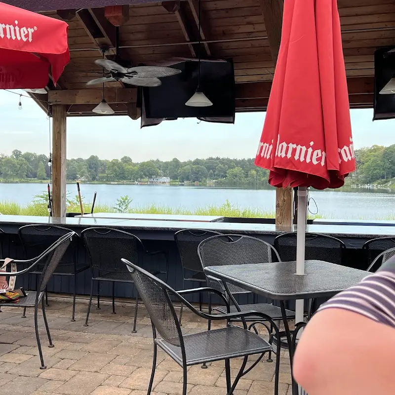The Lake House Kitchen + Bar