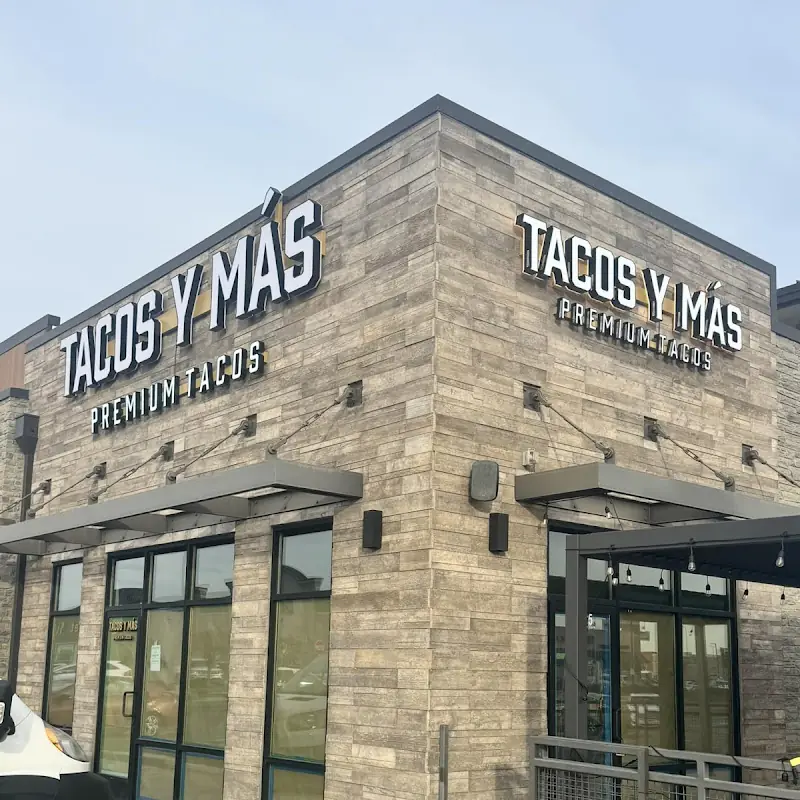 TACOS Y MÁS Premium Tacos