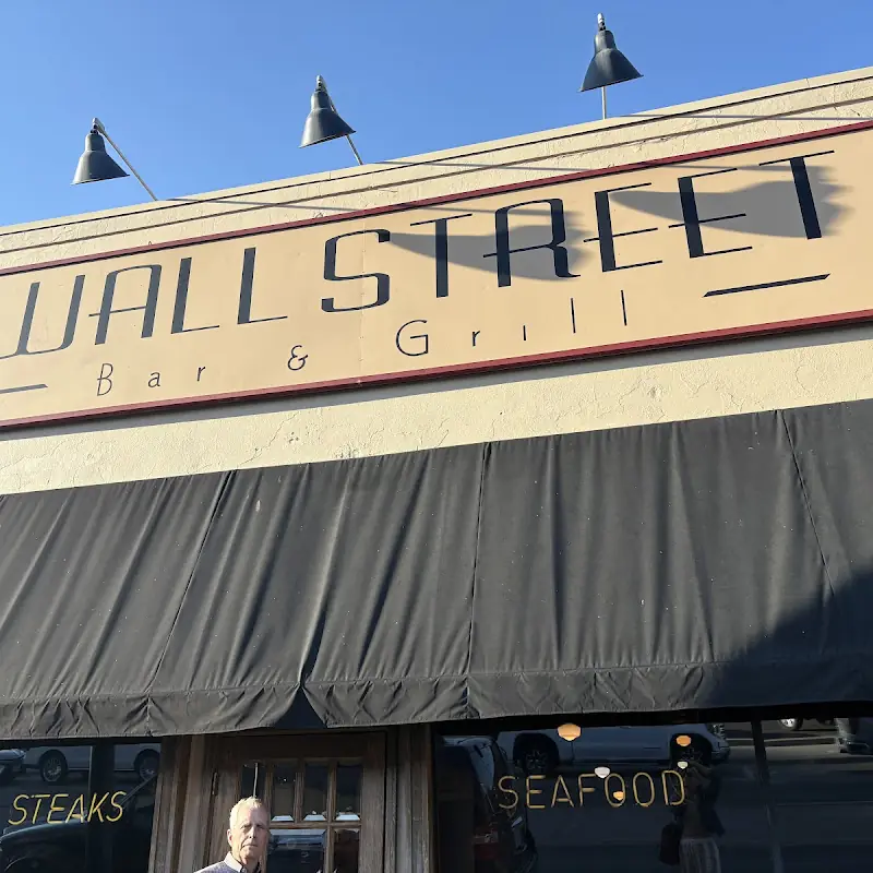 Wall Street Bar & Grill