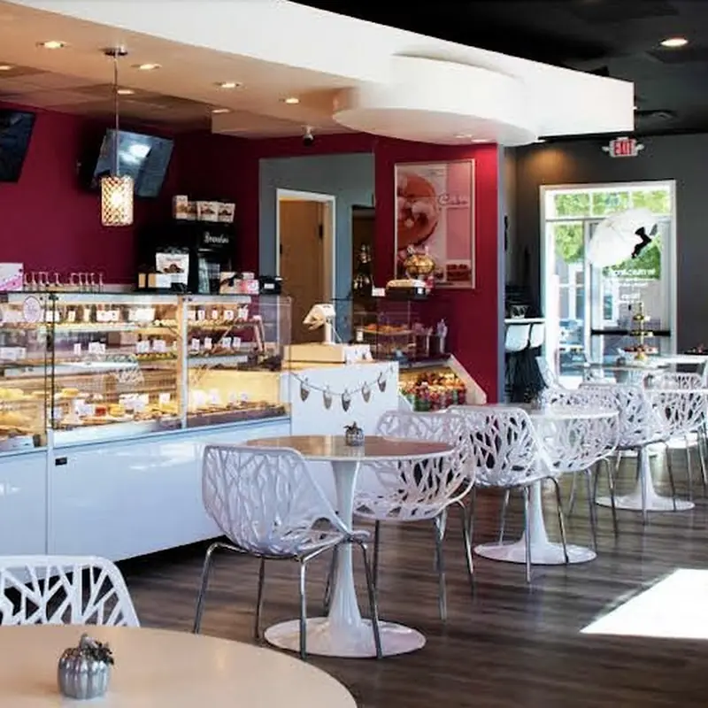 Le Macaron French Pastries