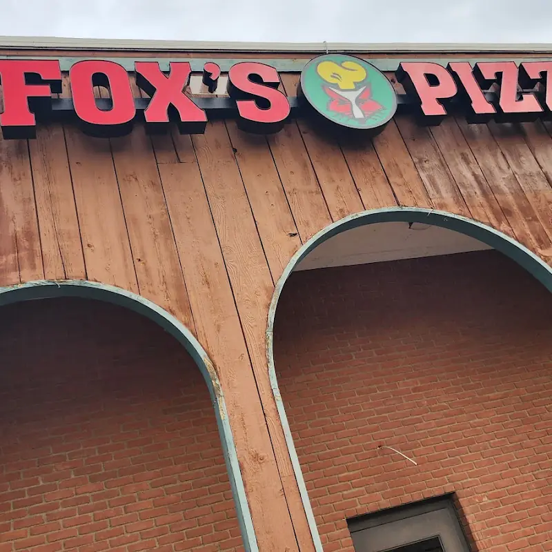 Fox's Pizza Den - New Castle, PA