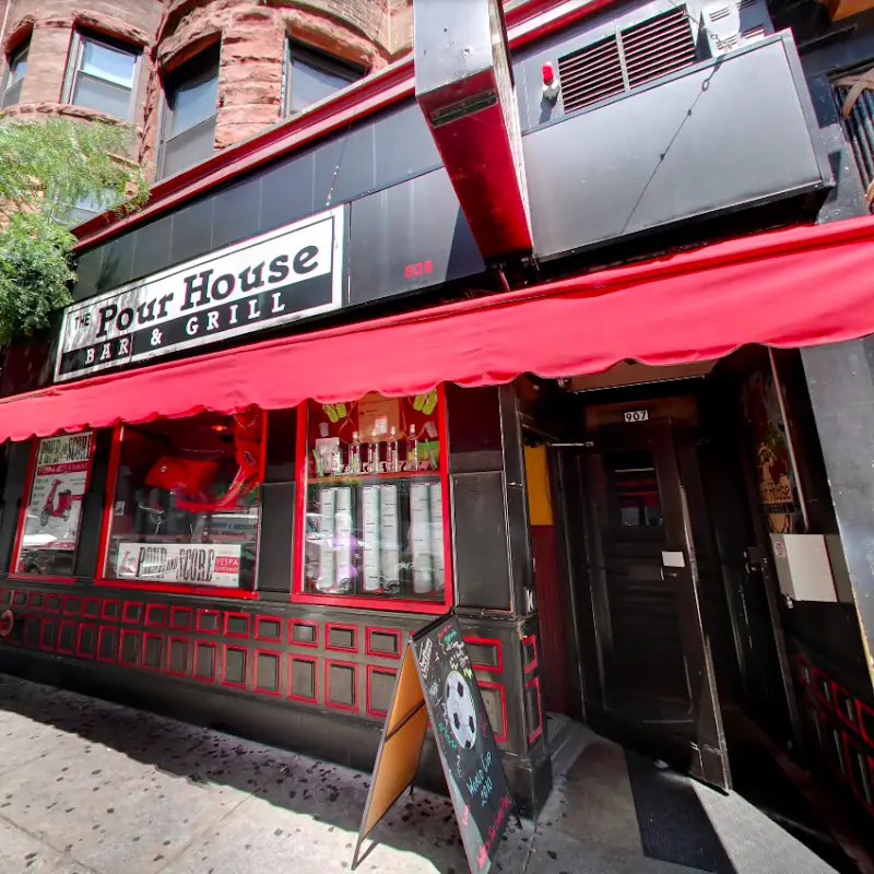 POUR HOUSE BAR & GRILL