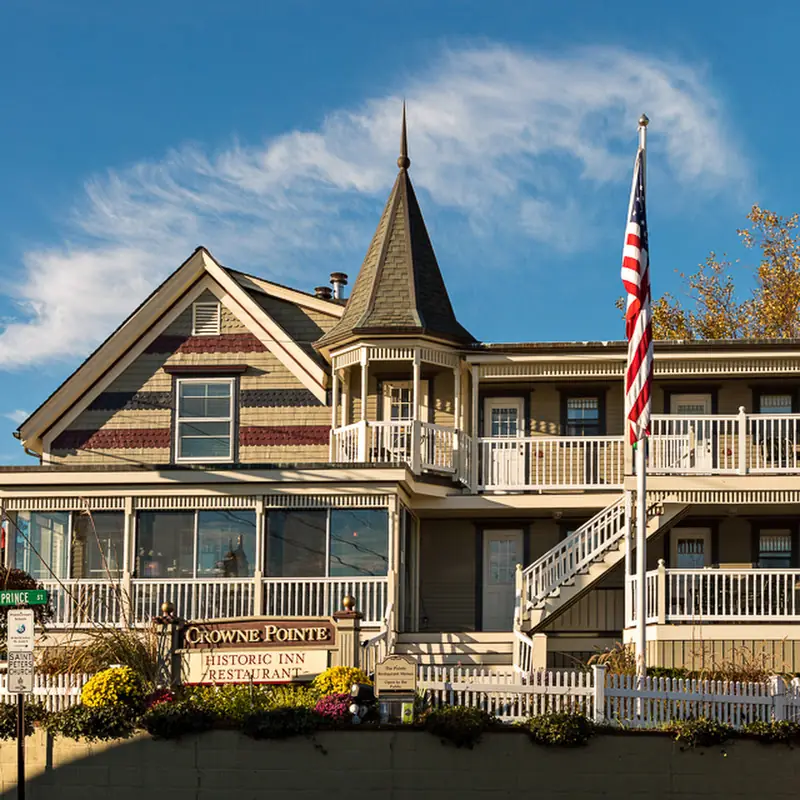 Crowne Pointe Hotel & Spa