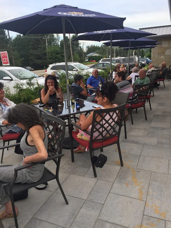 Bistro Bar 321