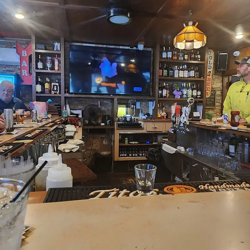 Romeys Place | Bar & Grill