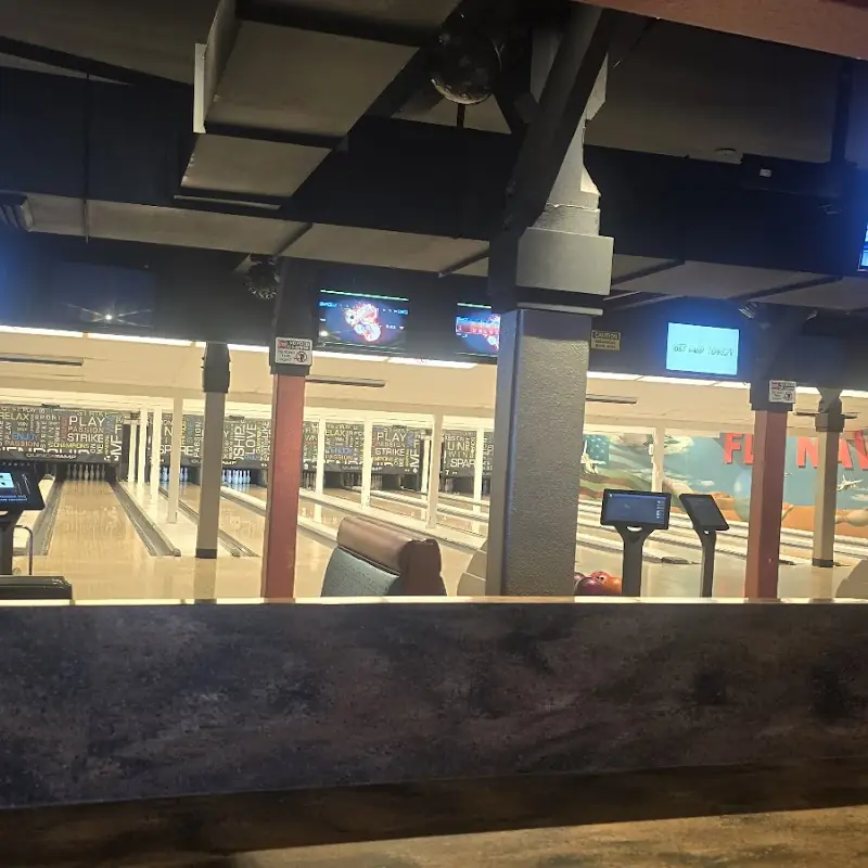 Desert Lanes & Kingpin Pizzeria Cafe