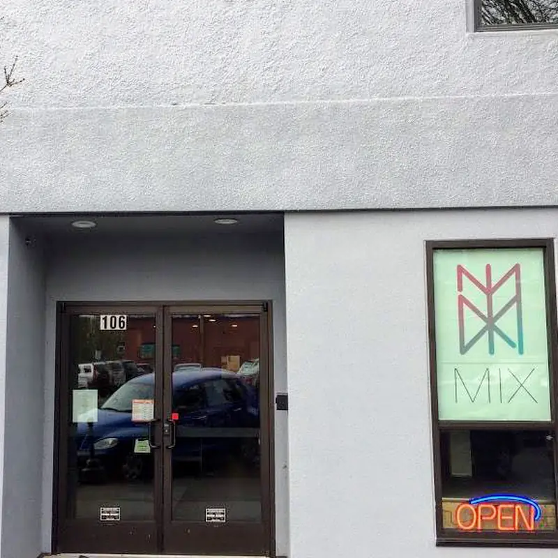 MIX ASIAN BISTRO