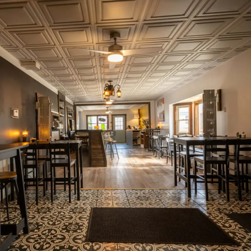 Milo's Cafe and Restaurant