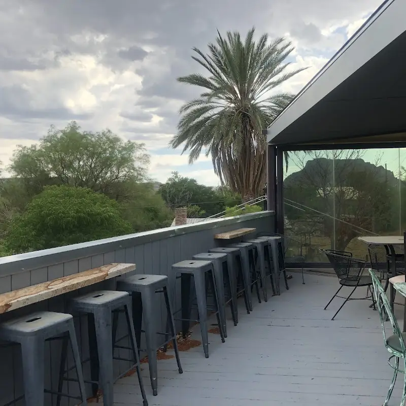 Porter's Saloon & Grill