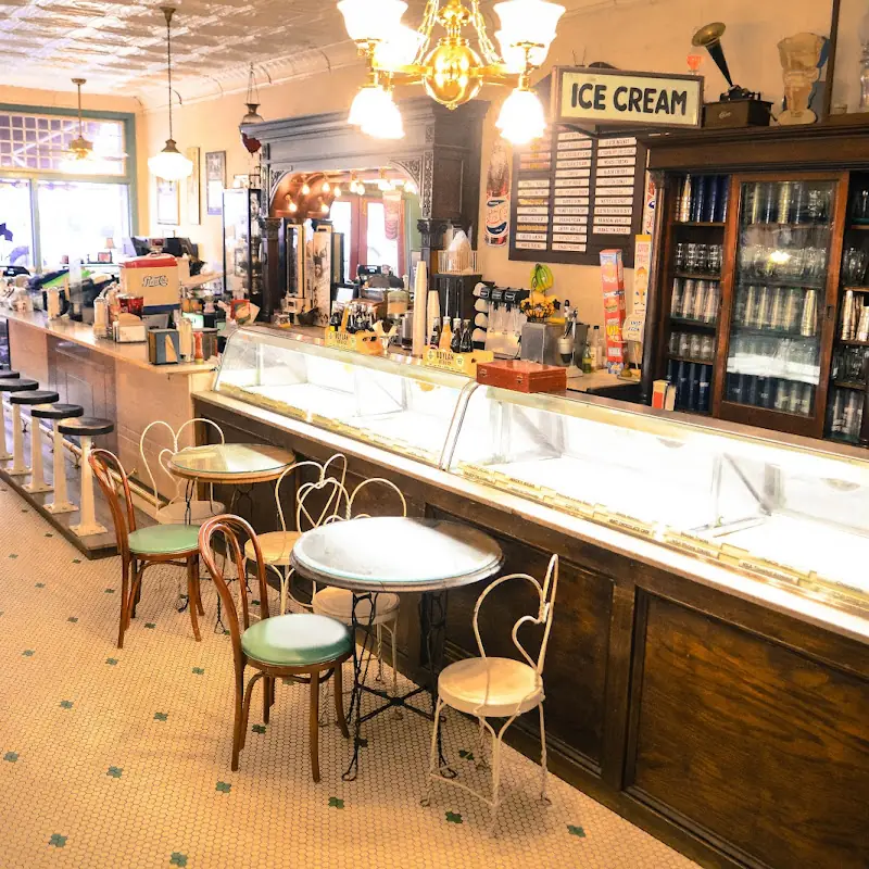 S & T's Soda Shoppe