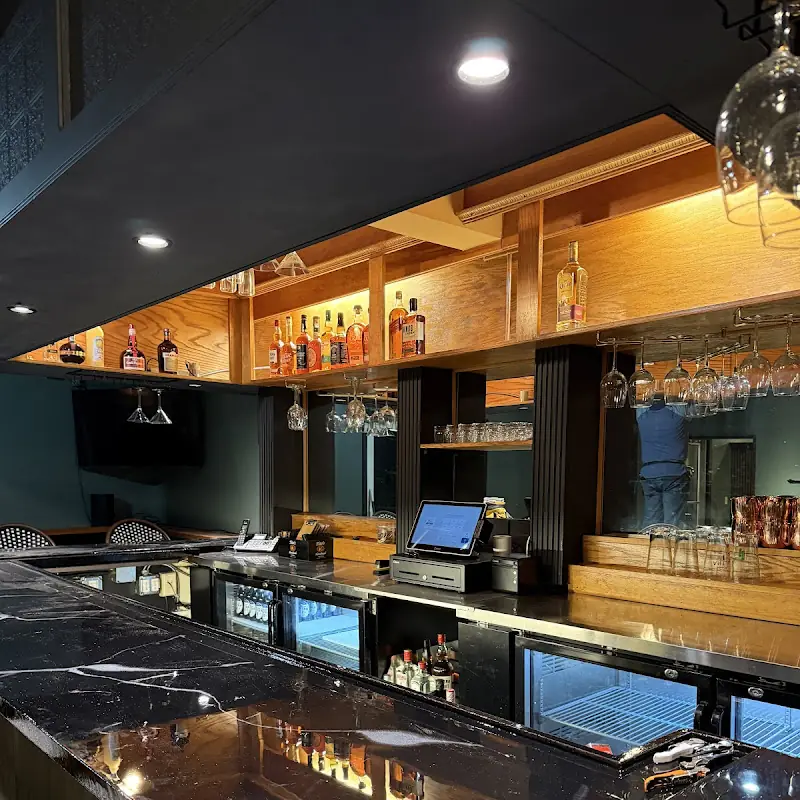 Primo Nesticos Bistro & Bar