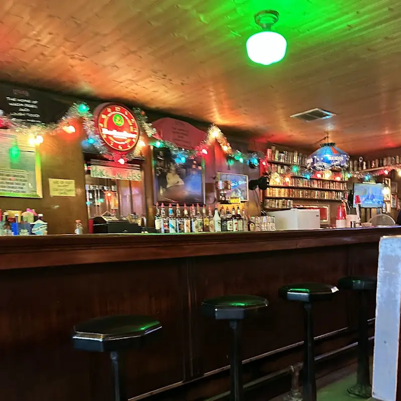 Lula's Tavern