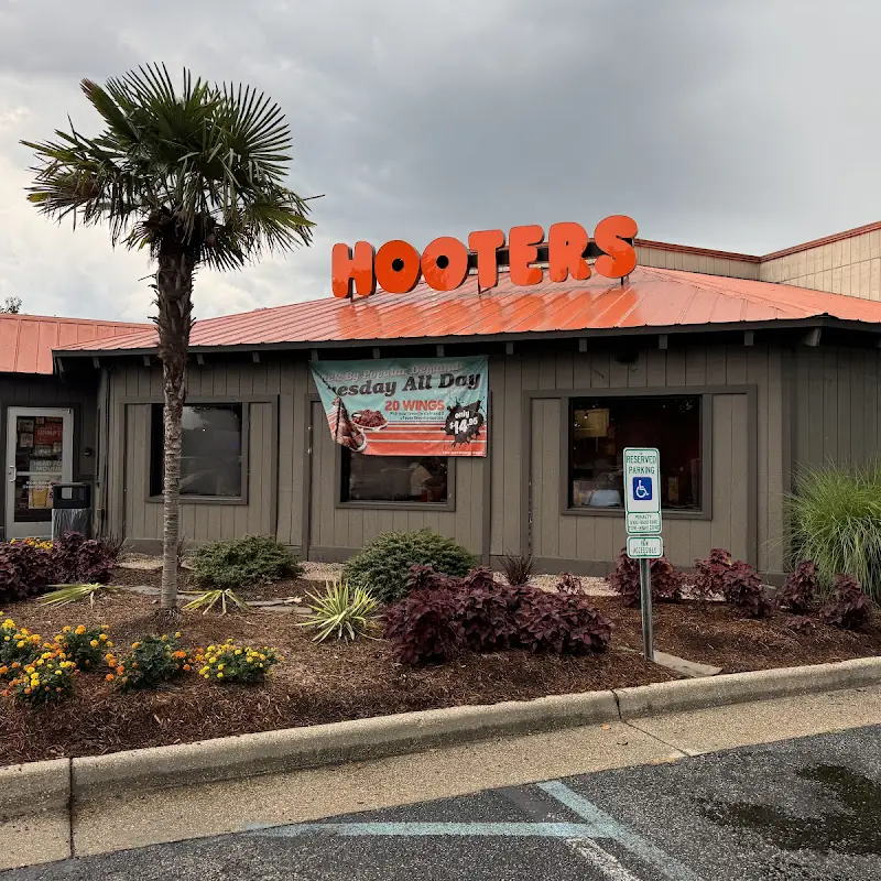 Hooters
