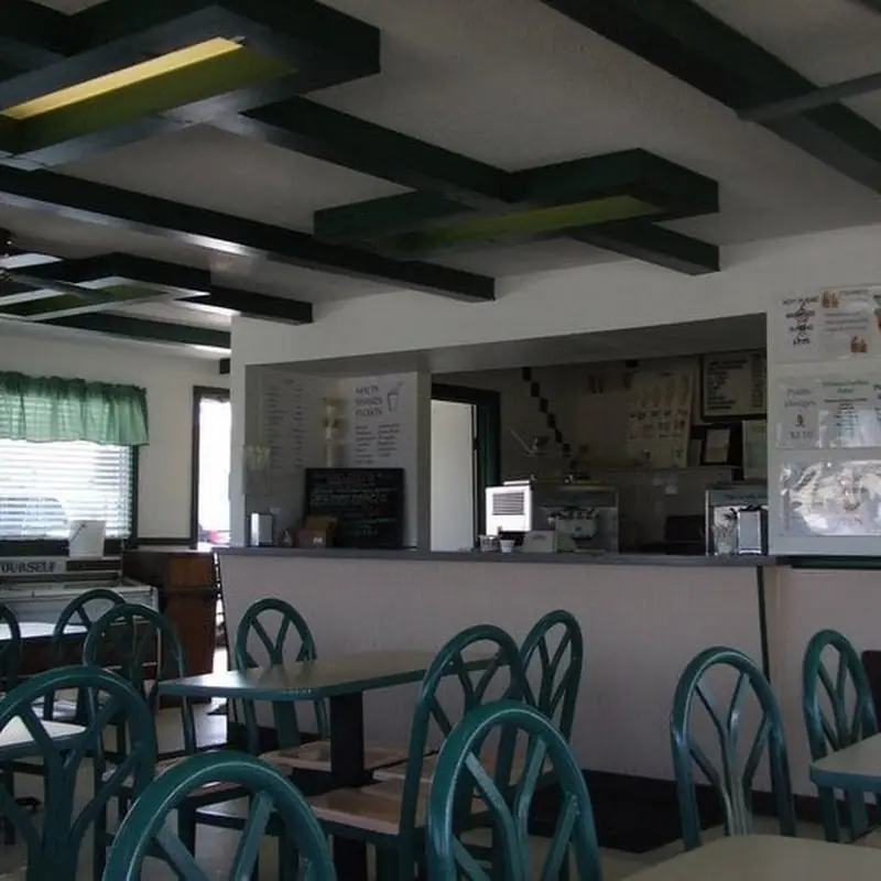 Starbuck's Drive-In