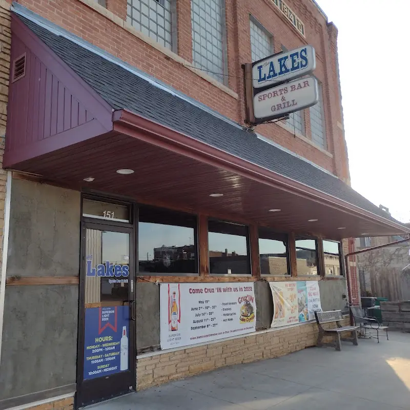 Lakes Sports Bar & Grill