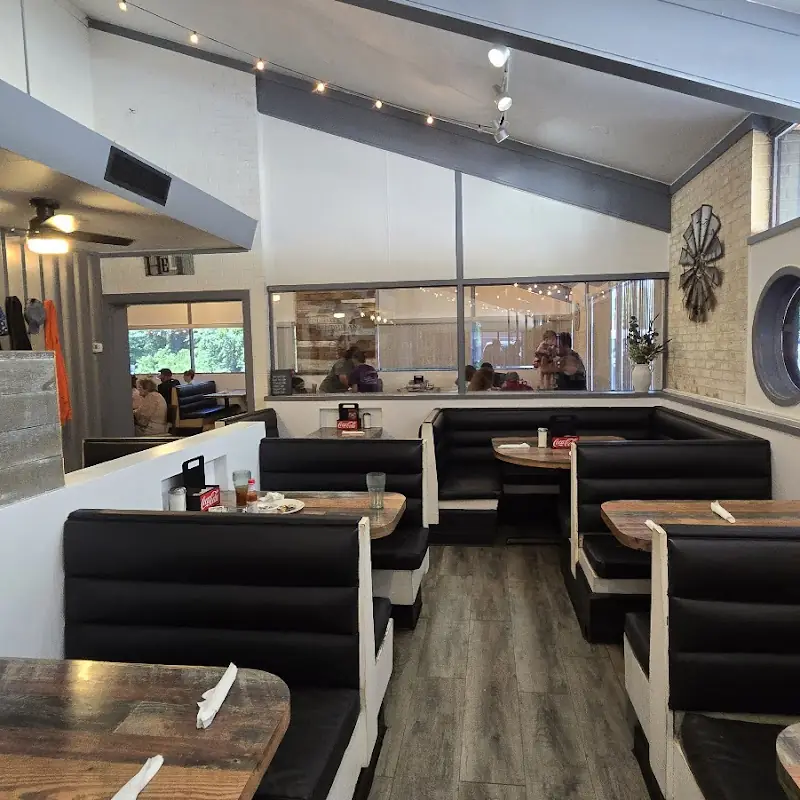 Holiday Restaurant