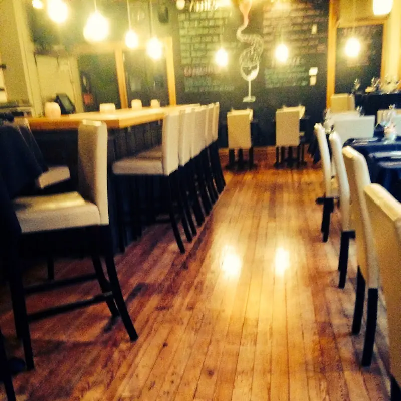 note. bistro & winebar