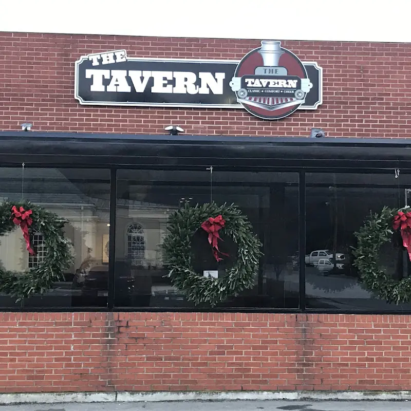 Red Dog Bar & Bistro