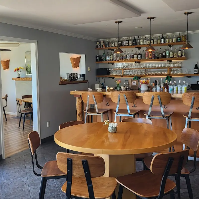 WILD MOUNTAIN Food & Drink