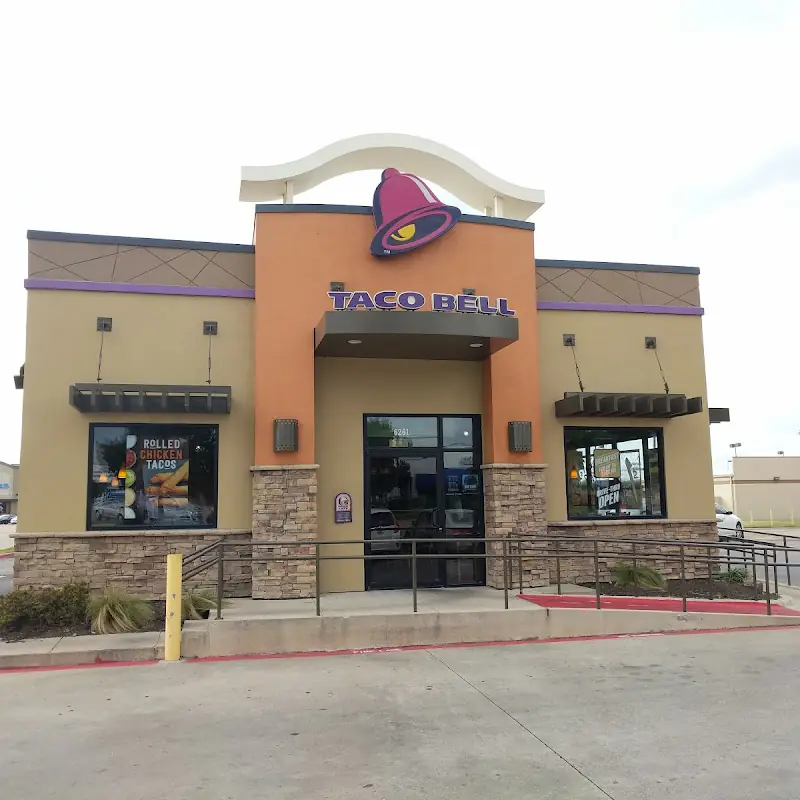 Taco Bell - Live Más Café