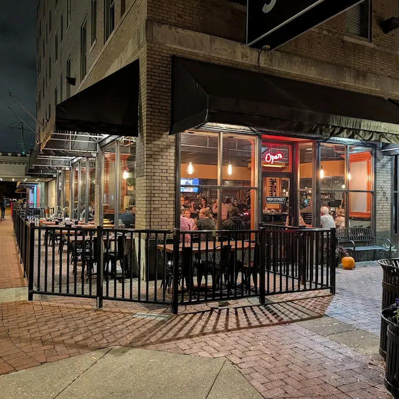 High Street Pizza & Pour House