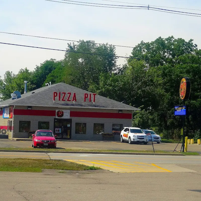 Pizza Pit - Lake Mills