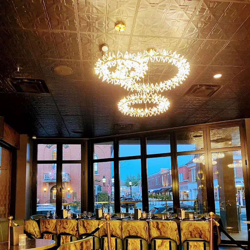 Privé Social Lounge at La Fina Restaurant