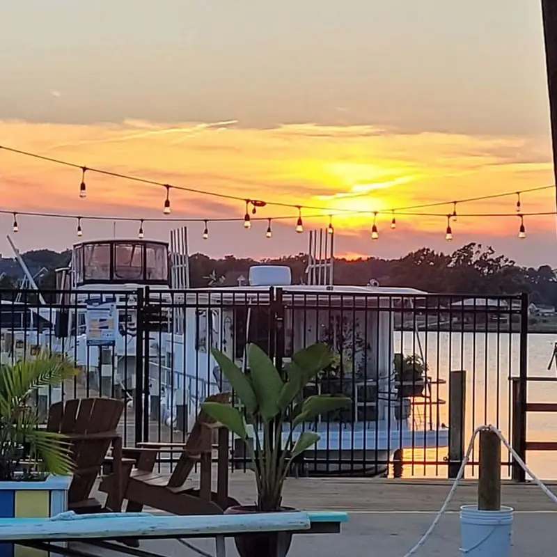 Ice House Brewery & Kitchen